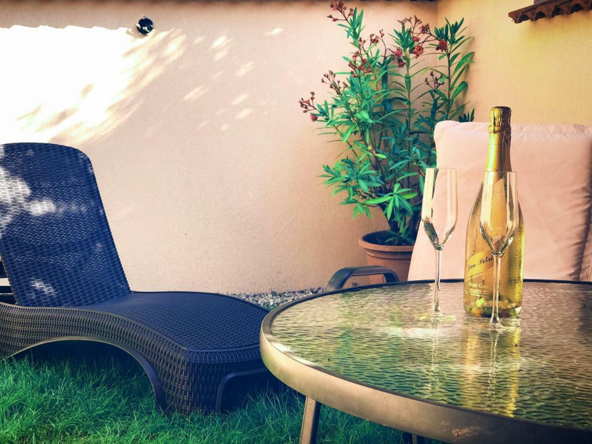Happy Sun Medences Apartman Siófok Eksteriør billede